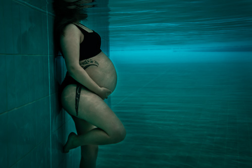 Underwater - 6 - by Twig & Thistle Photography. Whangarei - Northland based portrait photographer specialising in maternity, newborn photography.